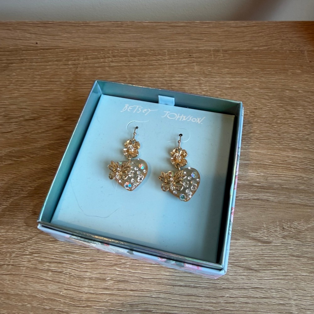 Betsey Johnson Gold Tone‎ Flower Heart Butterfly AB Rhinestone Drop Earrings Box